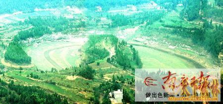 四川南部县发现巨型天然